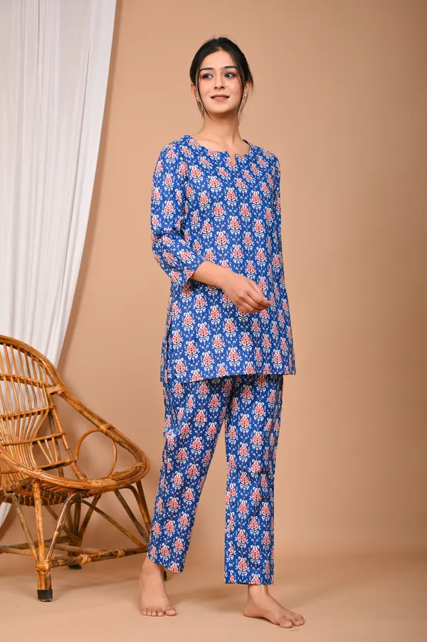Blue_Cotton_Floral_Printed_Night_Suit_Set_For_Women