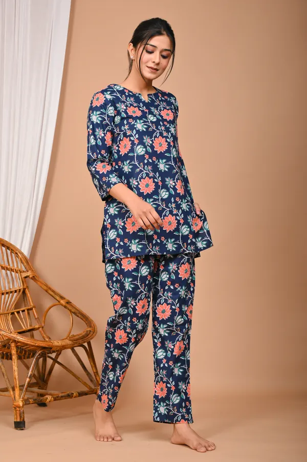 Navy_Blue_Cotton_Floral_Printed_Night_Suit_Set_For_Women