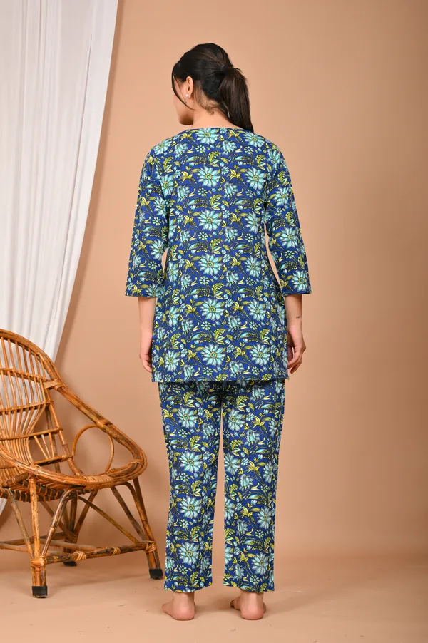 Blue_Cotton_Floral_Printed_Night_Suit_Set_For_Women