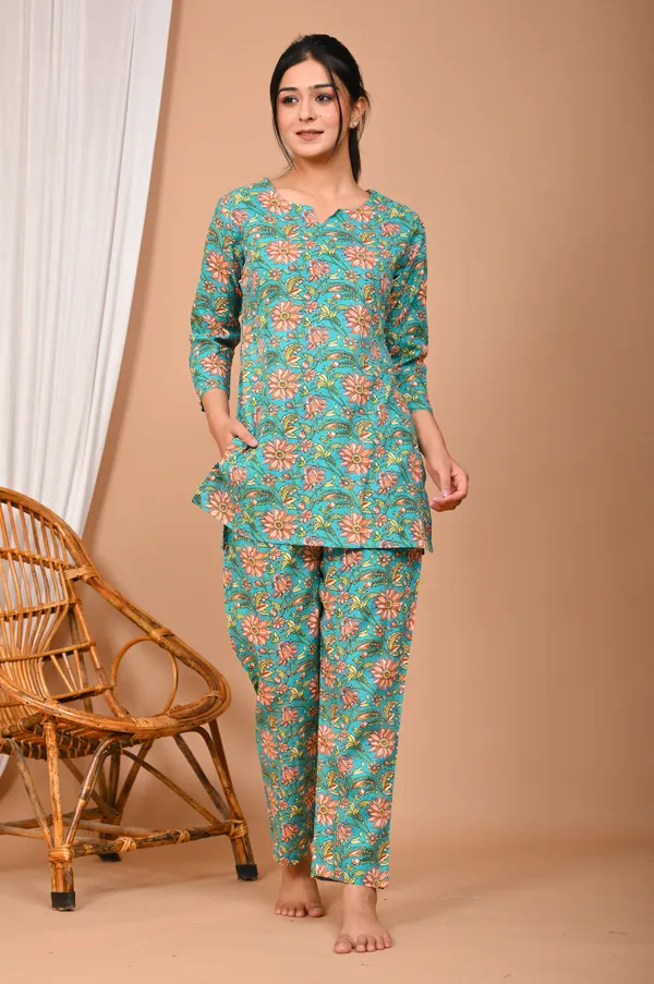 Blue_Cotton_Floral_Printed_Night_Suit_Set_For_Women