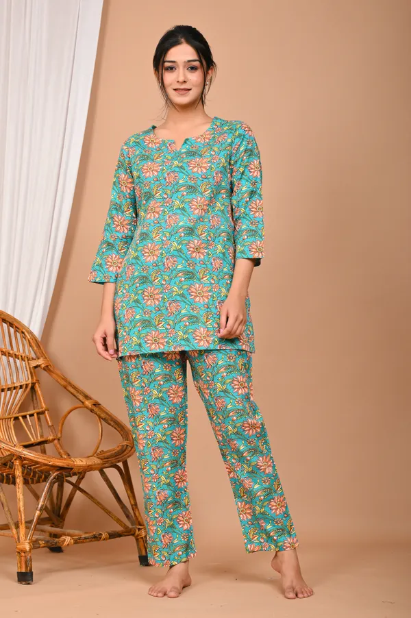 Blue_Cotton_Floral_Printed_Night_Suit_Set_For_Women