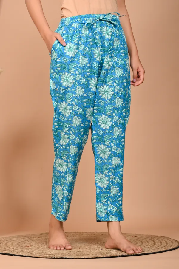 Navy_Blue_Cotton_Floral_Printed_Night_Suit_Set_For_Women