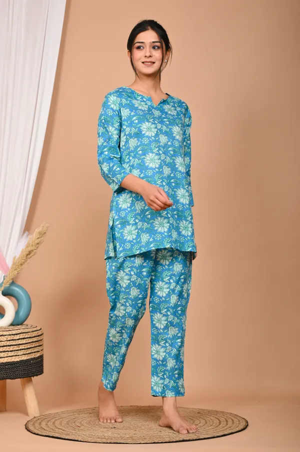 Navy_Blue_Cotton_Floral_Printed_Night_Suit_Set_For_Women