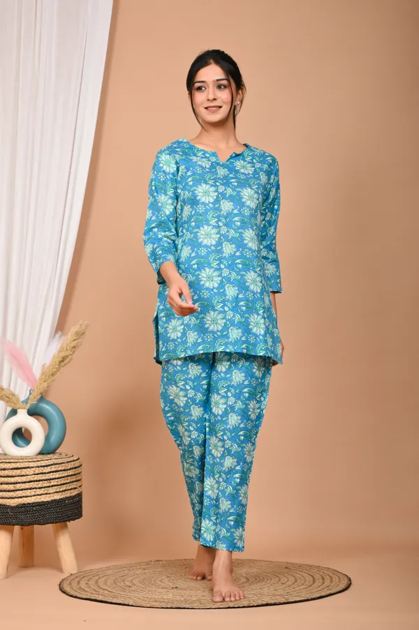 Navy_Blue_Cotton_Floral_Printed_Night_Suit_Set_For_Women