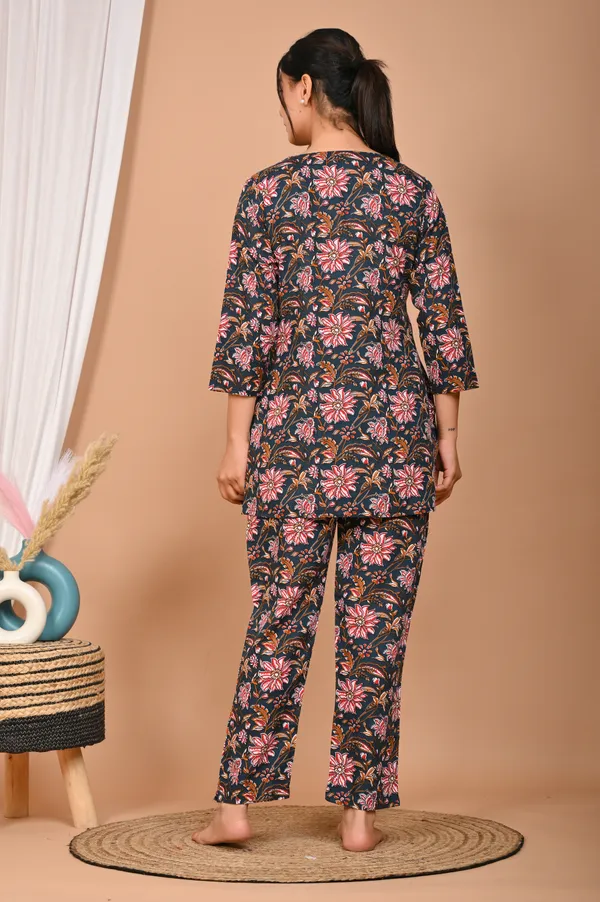 Charcoal_Black_Cotton_Floral_Printed_Night_Suit_Set_For_Women