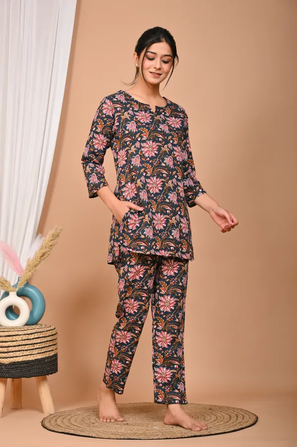 Charcoal_Black_Cotton_Floral_Printed_Night_Suit_Set_For_Women