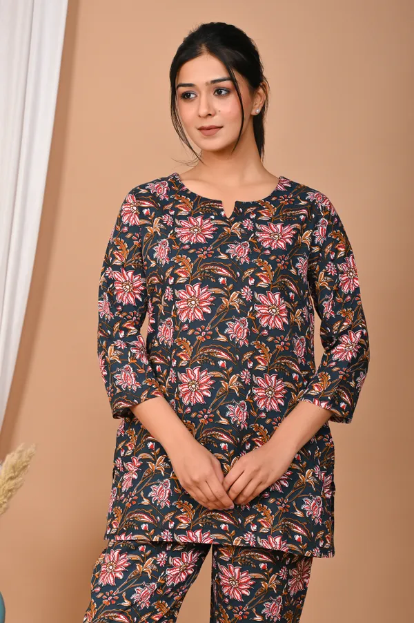 Charcoal_Black_Cotton_Floral_Printed_Night_Suit_Set_For_Women
