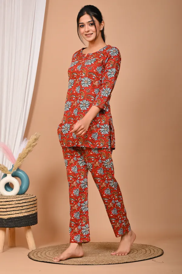 Rust_Orange_Cotton_Floral_Printed_Night_Suit_Set_For_Women
