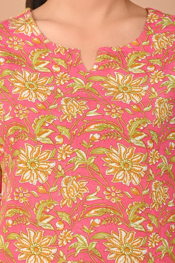 Pink_Cotton_Floral_Printed_Night_Suit_Set_For_Women