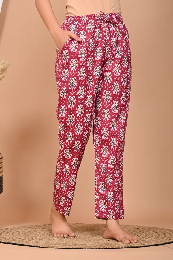 Pink_Cotton_Leheriya_Printed_Night_Suit_Set_For_Women