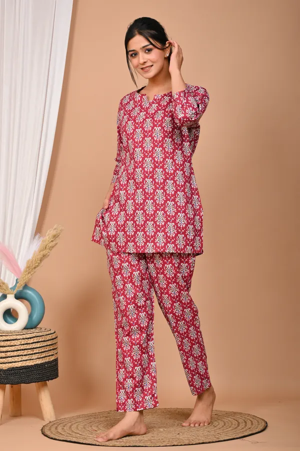 Pink_Cotton_Leheriya_Printed_Night_Suit_Set_For_Women