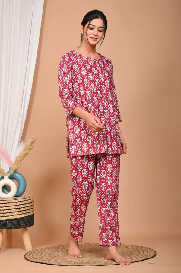Pink_Cotton_Leheriya_Printed_Night_Suit_Set_For_Women