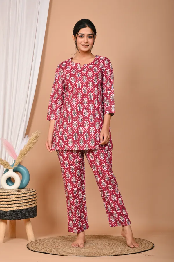 Pink_Cotton_Leheriya_Printed_Night_Suit_Set_For_Women