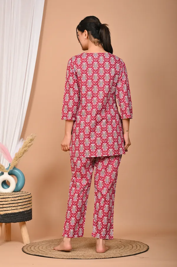 Pink_Cotton_Leheriya_Printed_Night_Suit_Set_For_Women