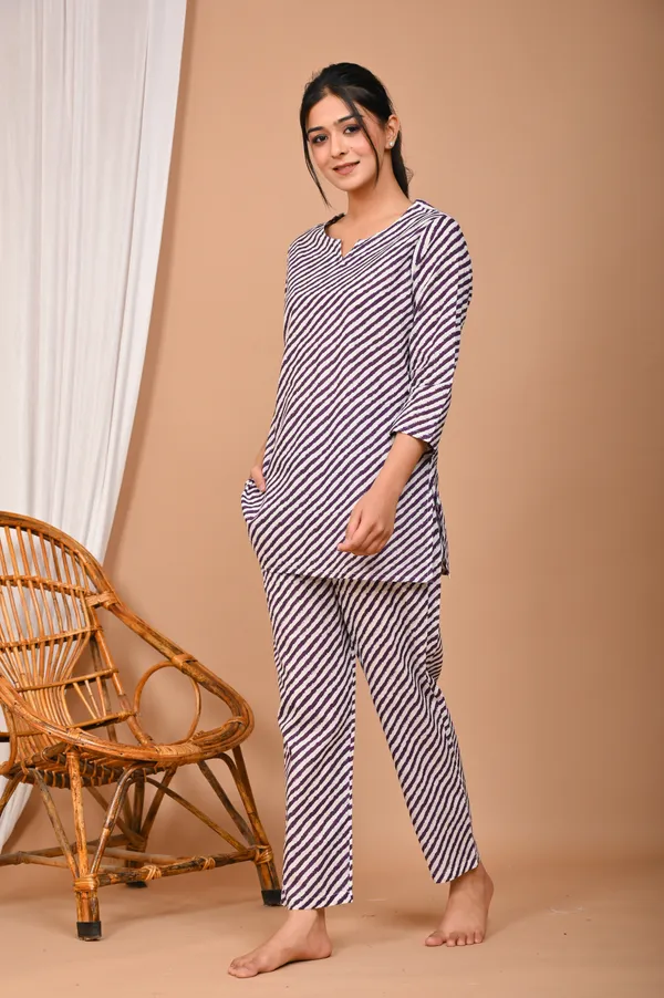 Purple_Cotton_Leheriya_Printed_Night_Suit_Set_For_Women