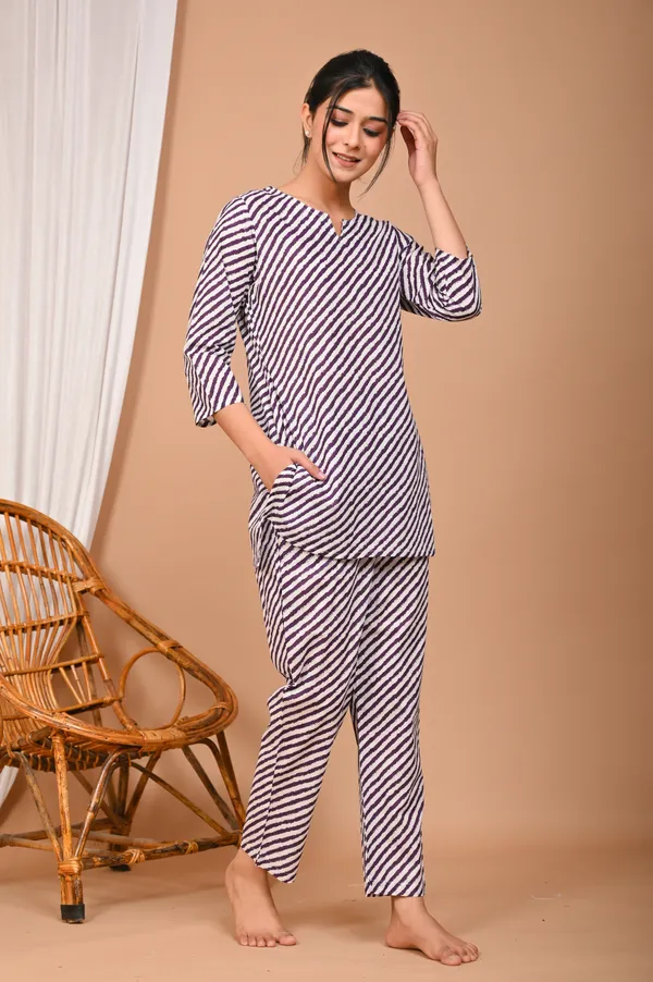 Purple_Cotton_Leheriya_Printed_Night_Suit_Set_For_Women