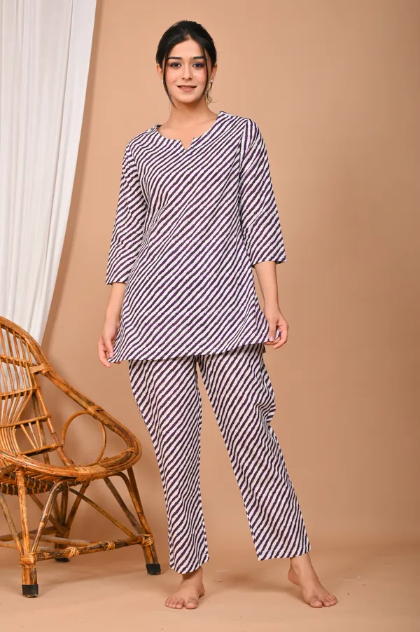 Purple_Cotton_Leheriya_Printed_Night_Suit_Set_For_Women