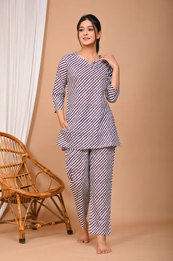 Purple_Cotton_Leheriya_Printed_Night_Suit_Set_For_Women