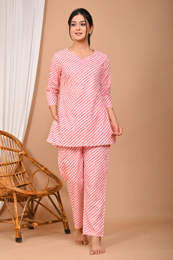 Maroon_Cotton_Floral_Printed_Night_Suit_Set_For_Women