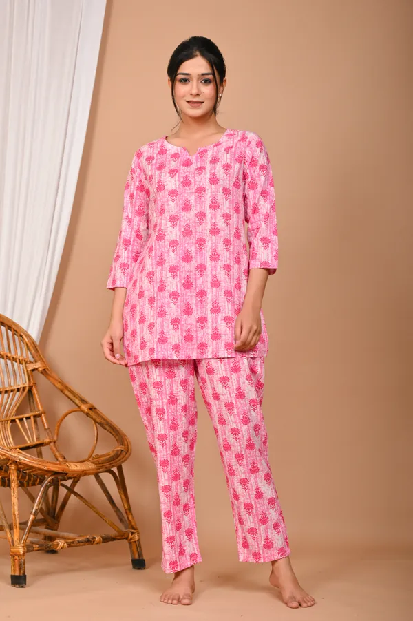 Pink_Cotton_Floral_Printed_Night_Suit_Set_For_Women