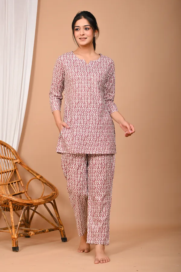 Mauve_Cotton_Geometric_Printed_Night_Suit_Set_For_Women