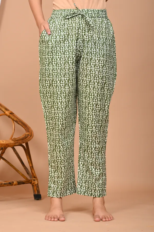 Olive_Green_Cotton_Geometric_Printed_Night_Suit_Set_For_Women