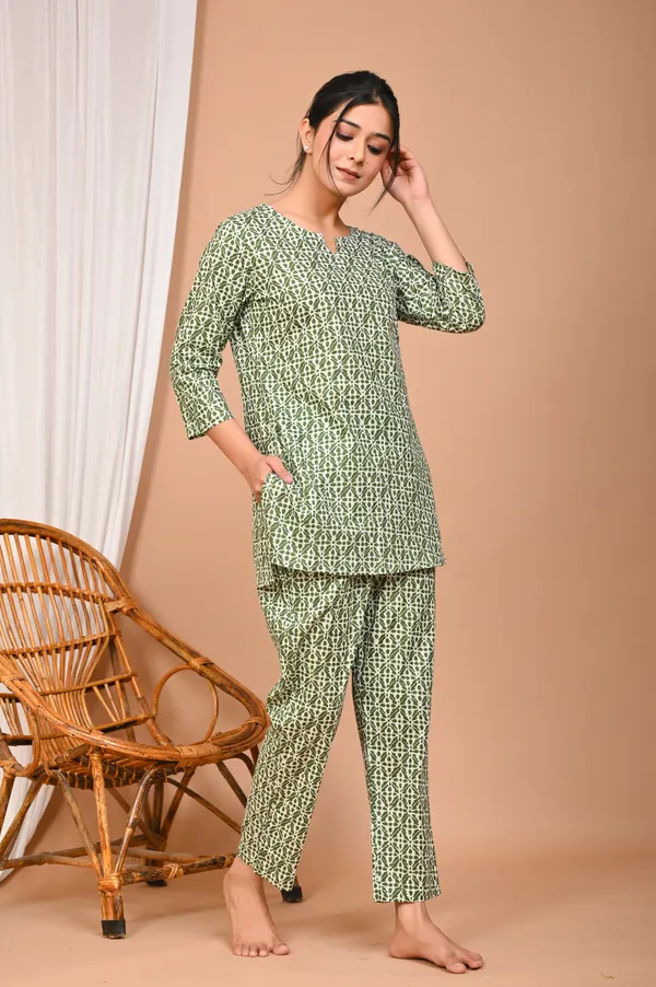 Olive_Green_Cotton_Geometric_Printed_Night_Suit_Set_For_Women