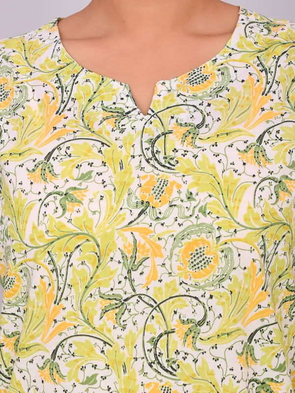 Yellow_Cotton_Paisley_Printed_Night_Suit_Set_For_Women