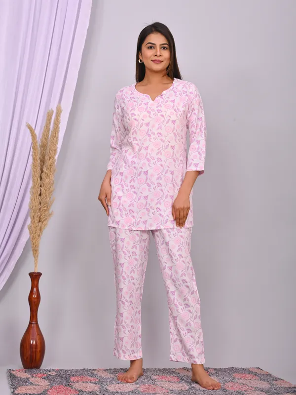 Soft_Pink_Cotton_Floral_Printed_Night_Suit_Set_For_Women
