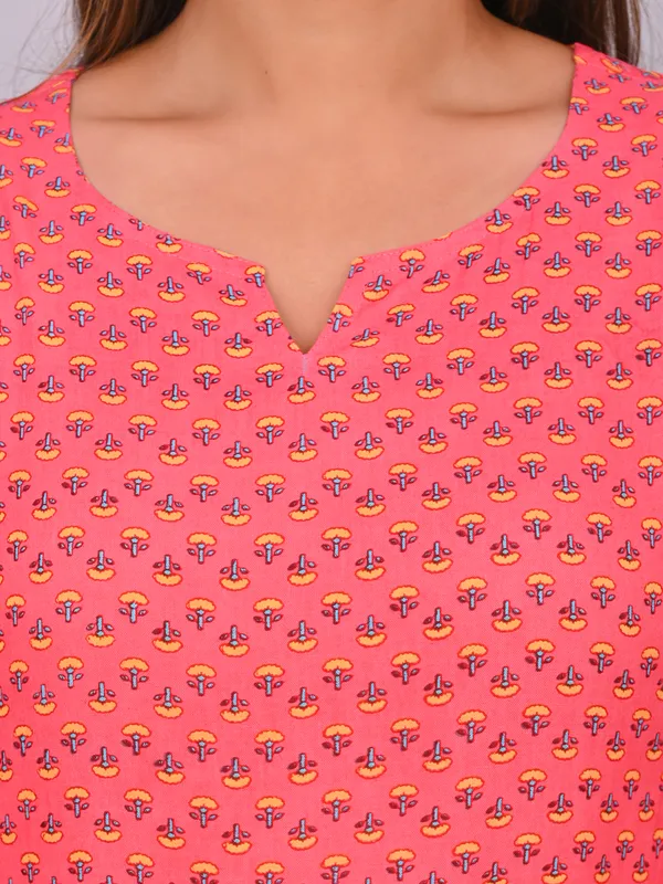 Coral_Pink_Cotton_Geometric_Printed_Night_Suit_Set_For_Women