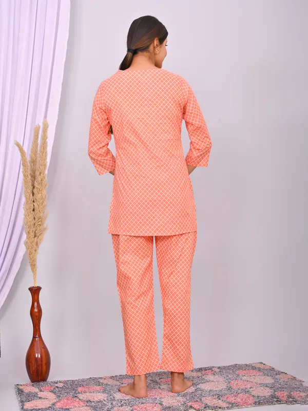 Peach_Cotton_Geometric_Printed_Night_Suit_Set_For_Women