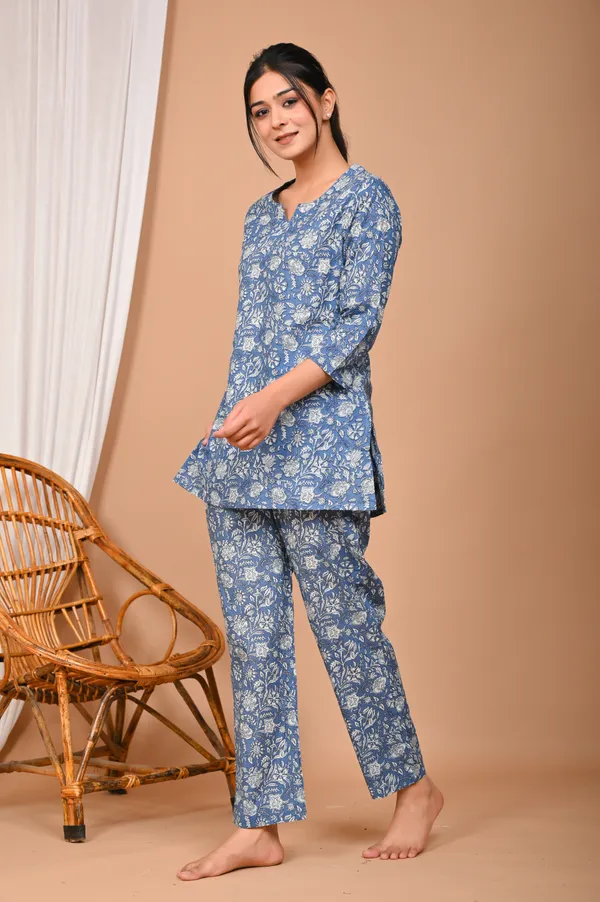 Indigo_Blue_Cotton_Floral_Printed_Night_Suit_Set_For_Women