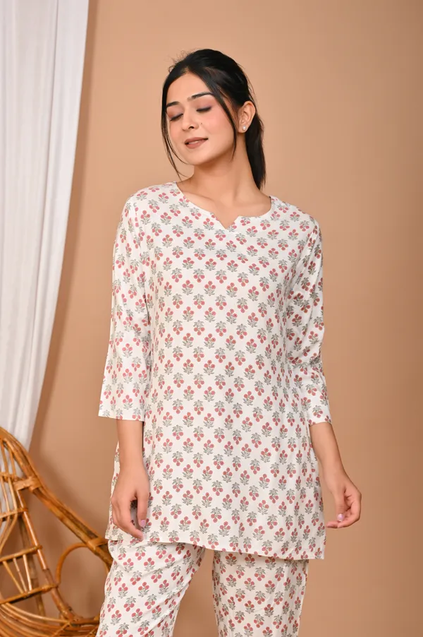 White_Cotton_Floral_Printed_Night_Suit_Set_For_Women