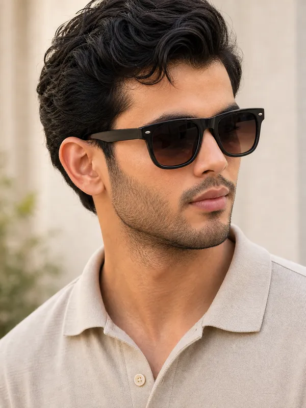 Black_Plastic_Wayfarer_Sunglasses_Brown_Gradient_Lenses_For_Men