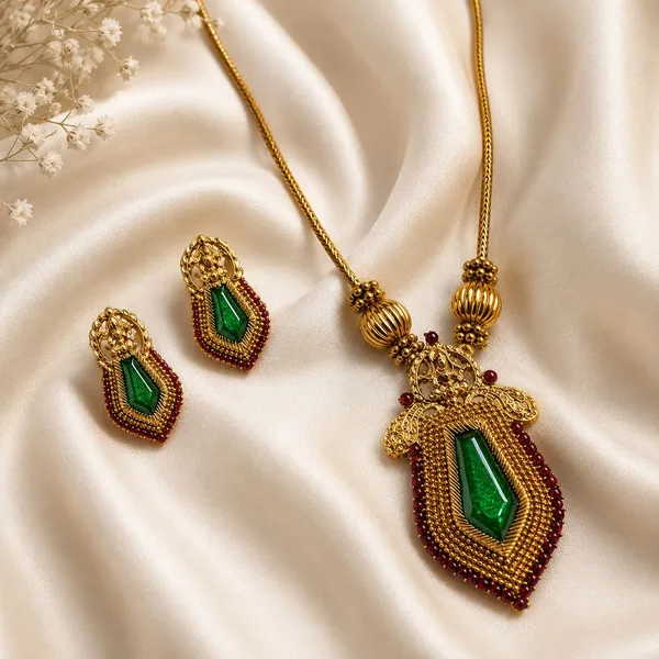 Rajshree_Pendant_Necklace