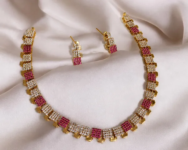 Ad_Square_Necklace