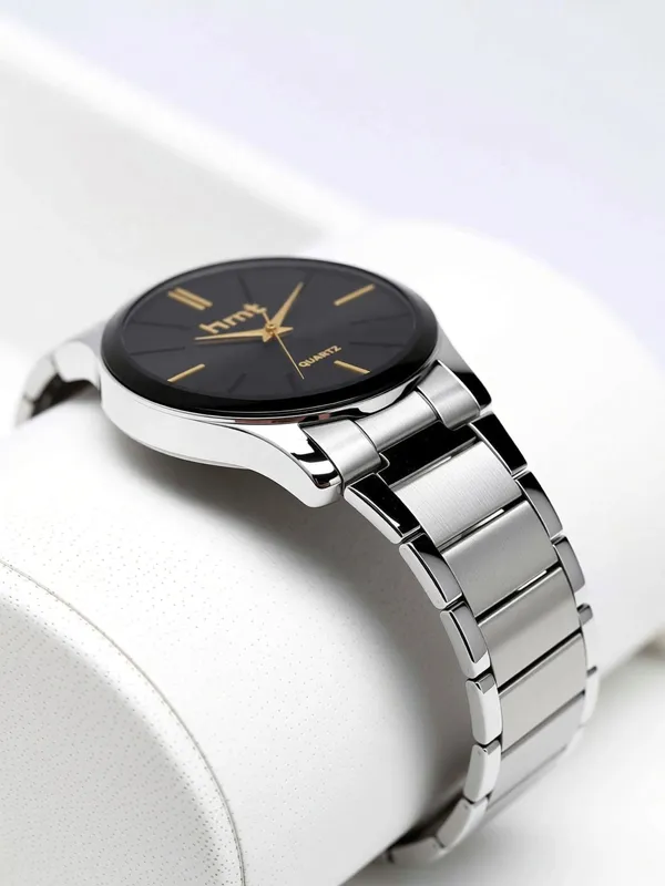 Black_And_Gold_Accent_Stainless_Steel_Quartz_Analog_Watch_For_Men