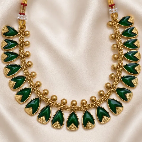 Hanging_Petal_Necklace