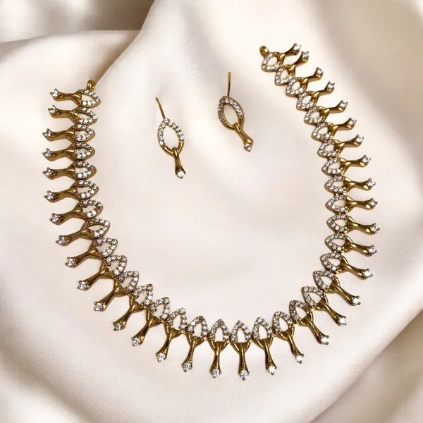 Ad_Sparkle_Necklace