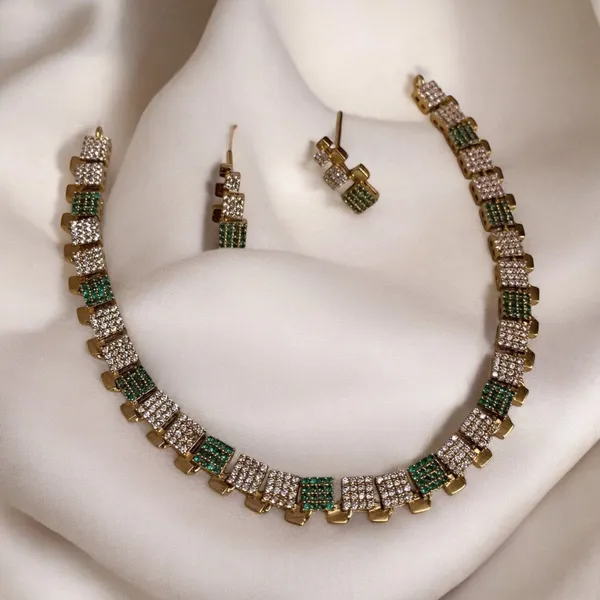 Ad_Square_Necklace