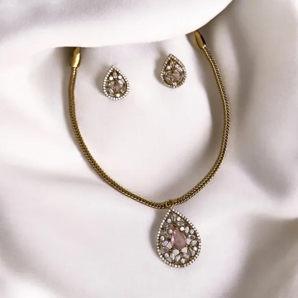 Ad_Stud_Necklace