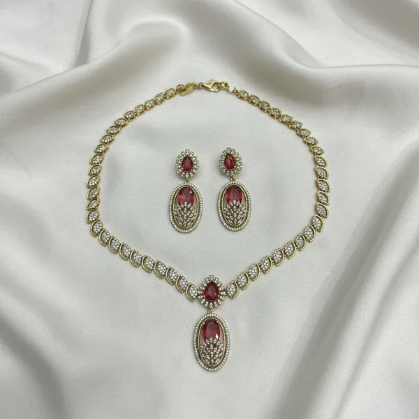 Aurika_Sparkling_Necklace