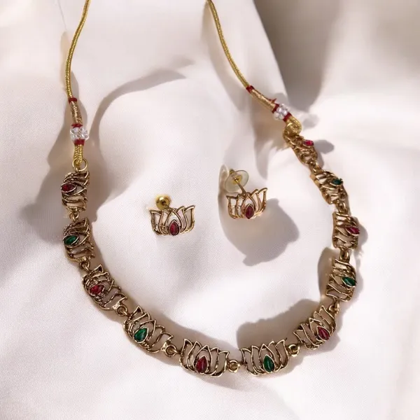 Carved_Lotus_Necklace