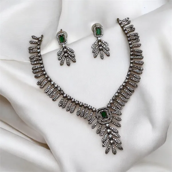 Emerald_Ad_Necklace