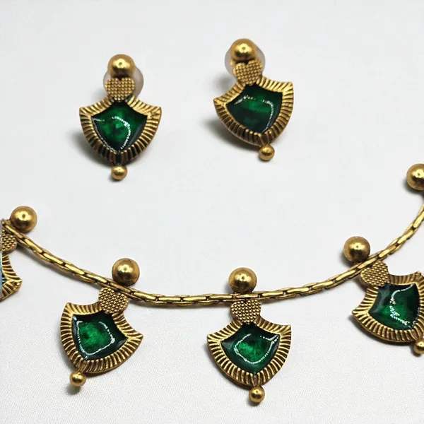 Spade_Necklace