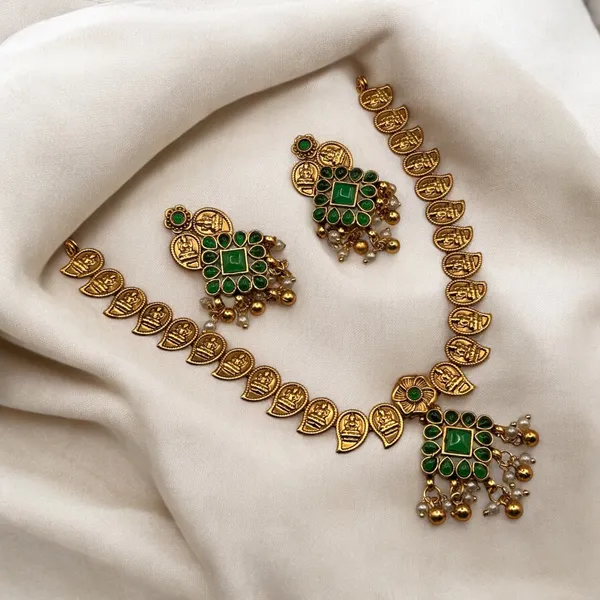 Lakshmi_Leaf_Necklace