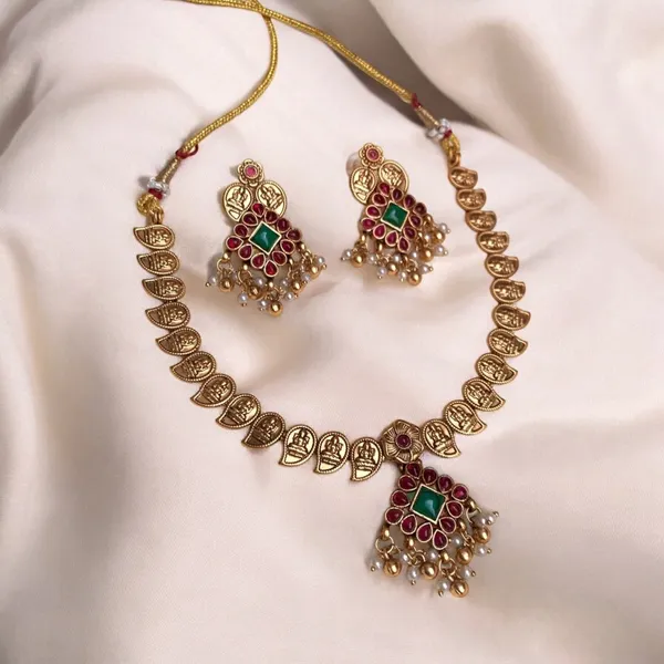 Lakshmi_Leaf_Necklace