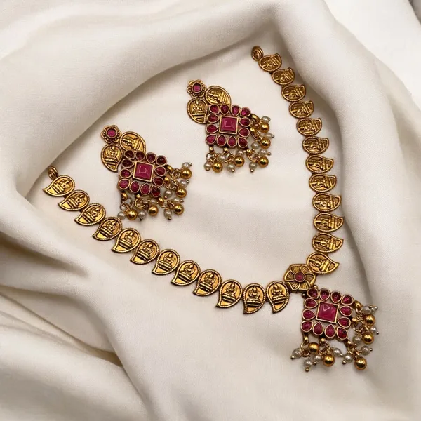 Lakshmi_Leaf_Necklace