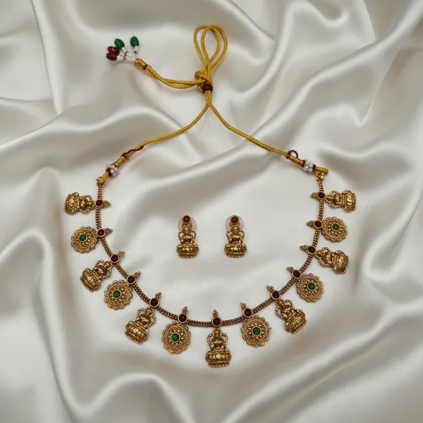 Lakshmika_Flower_Necklace