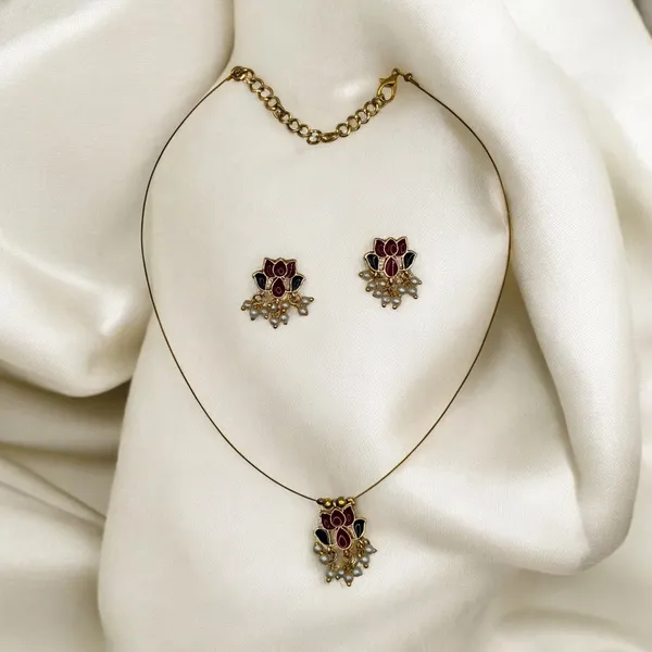 Lotus_Invisible_Necklace_3